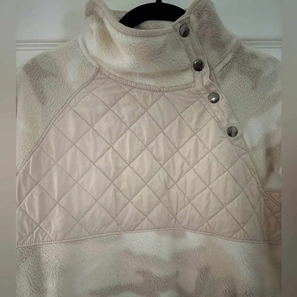 Abercrombie & Fitch asymmetrical snap-up fleece in a white/tan camouflage print.
